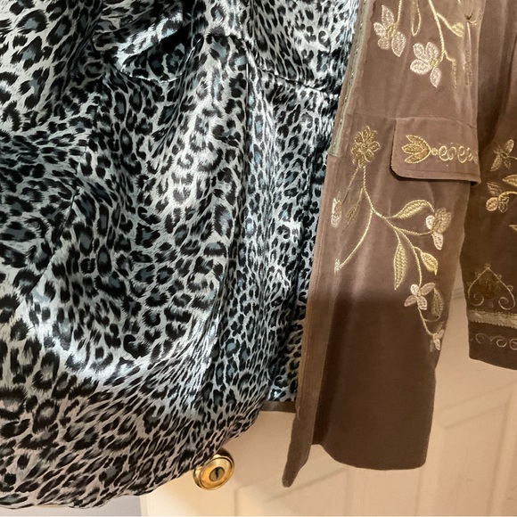 Taska Polizzi Brown and Gold Blazer with Elegant Design embroided - Picture 5 of 6